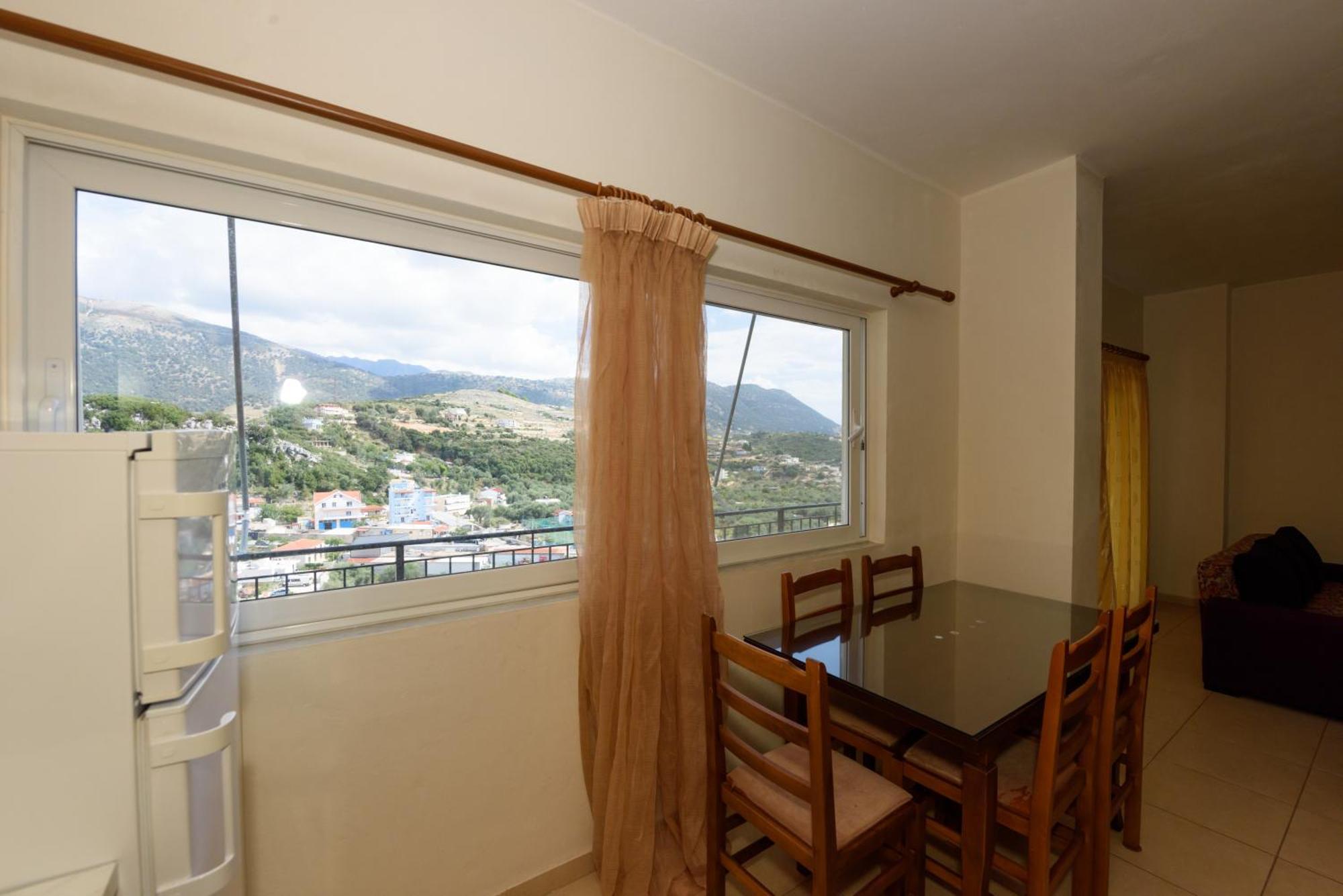 Vasili'S Family Apartments Himarë Extérieur photo