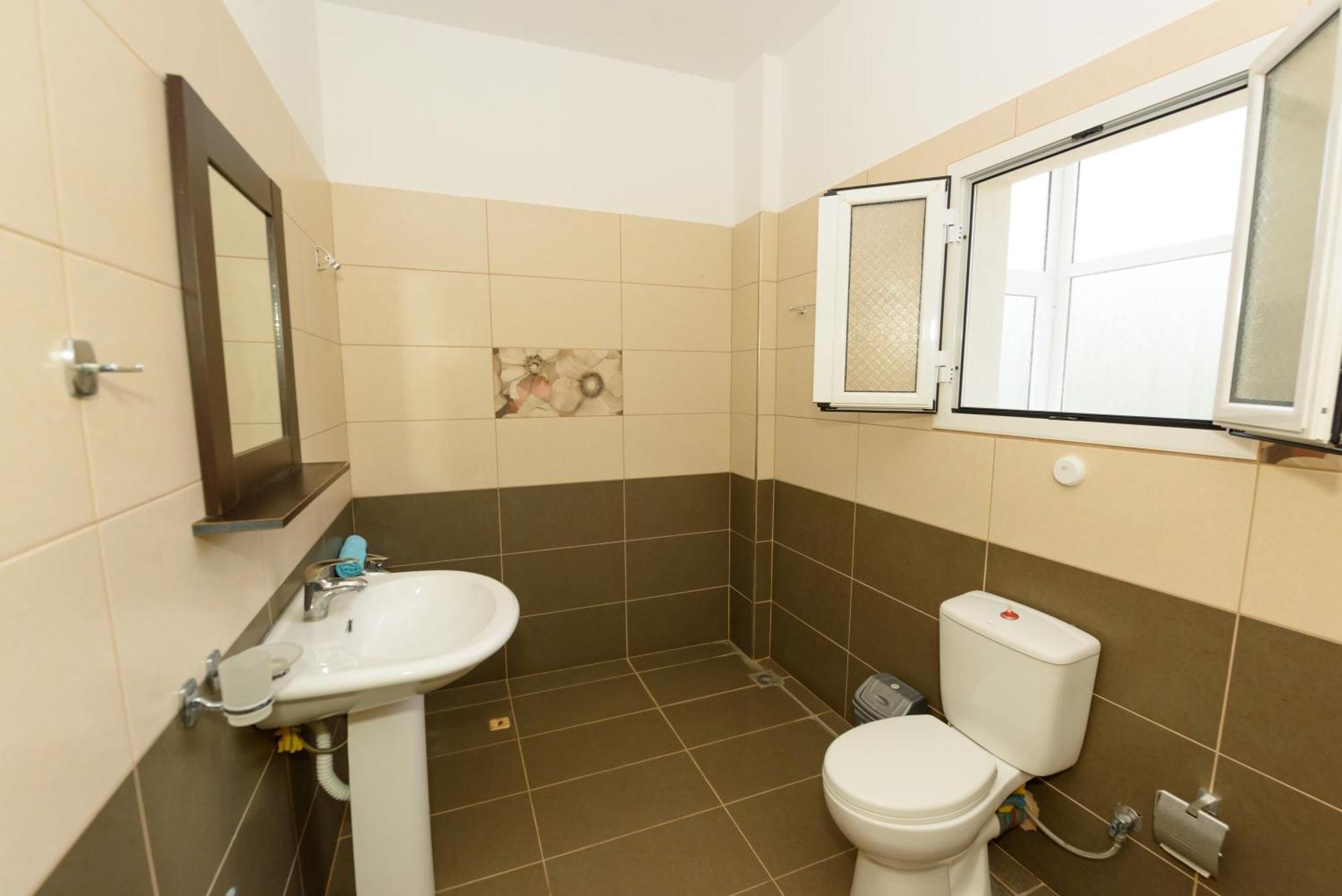 Vasili'S Family Apartments Himarë Extérieur photo